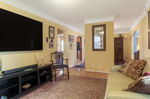 Living - 1359 Audubon, Grosse Pointe Park, MI 48230 photo 8 of 9