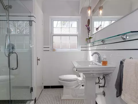Bath - 1359 Audubon, Grosse Pointe Park, MI 48230 photo 1 of 6