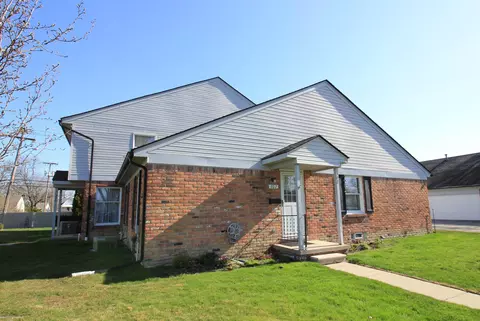 302 Bon Brae #4, Saint Clair Shores, MI 48081