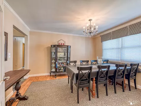 Dining - 1375 Hollywood, Monroe, MI 48162 photo 1 of 2