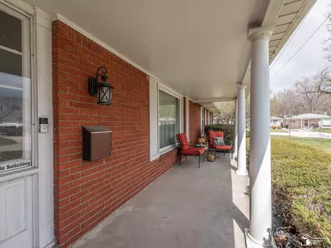 Exterior - 1375 Hollywood, Monroe, MI 48162 photo 10 of 10