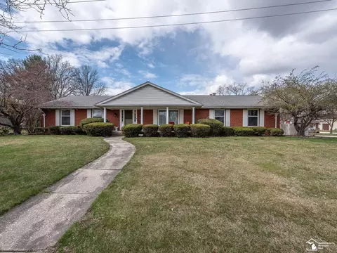 Exterior - 1375 Hollywood, Monroe, MI 48162 photo 5 of 10