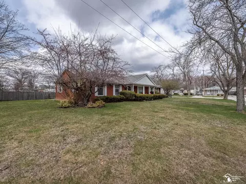 Exterior - 1375 Hollywood, Monroe, MI 48162 photo 6 of 10