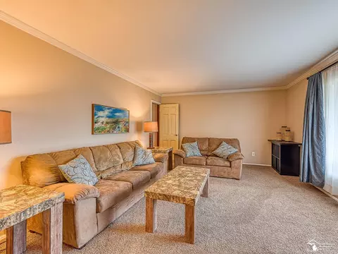 Living - 1375 Hollywood, Monroe, MI 48162 photo 5 of 7