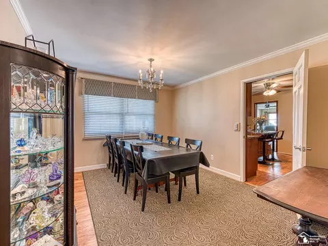 Dining - 1375 Hollywood, Monroe, MI 48162 photo 2 of 2