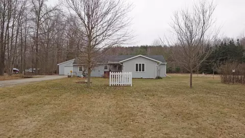 12015 Lakefield, Saint Charles, MI 48655