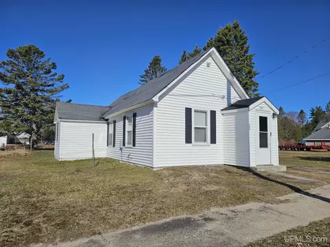507 Alger, Manistique, MI 49854