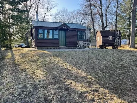 751 E Long Lk, Harrison, MI 48625