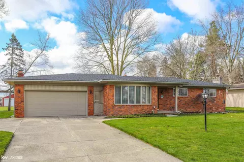 5248 S Nocturne, Utica, MI 48316