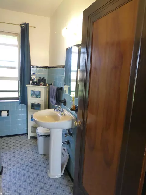 Bath - 9880 Puttygut, Casco, MI 48064 photo 1 of 6