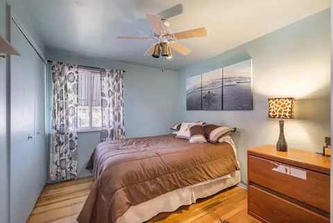 Bedroom - 421 Old Ml, Flushing, MI 48433 photo 3 of 4