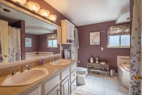 Bath - 421 Old Ml, Flushing, MI 48433 photo 1 of 3