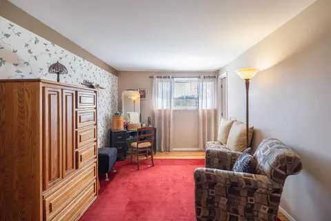 Living - 421 Old Ml, Flushing, MI 48433 photo 4 of 4