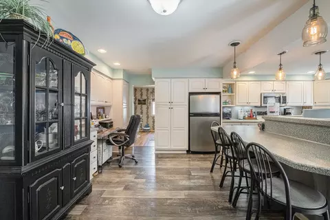 Kitchen - 421 Old Ml, Flushing, MI 48433 photo 2 of 5