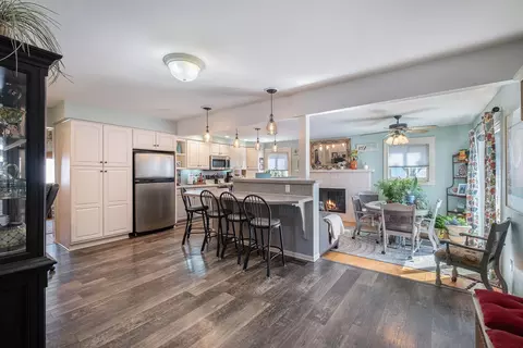 Kitchen - 421 Old Ml, Flushing, MI 48433 photo 1 of 5