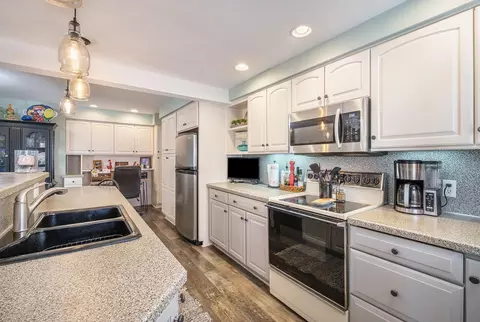 Kitchen - 421 Old Ml, Flushing, MI 48433 photo 5 of 5