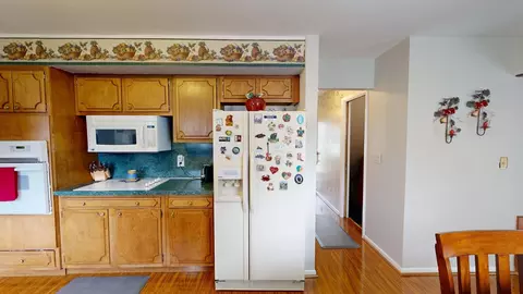 Kitchen - 6283 Kelly, Flushing, MI 48433 photo 2 of 5