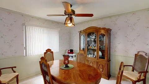 Dining - 6283 Kelly, Flushing, MI 48433 photo 3 of 4
