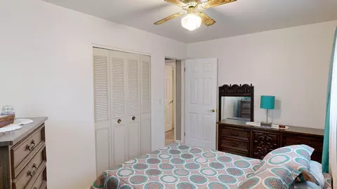 Bedroom - 6283 Kelly, Flushing, MI 48433 photo 6 of 9