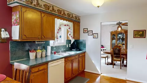 Kitchen - 6283 Kelly, Flushing, MI 48433 photo 3 of 5