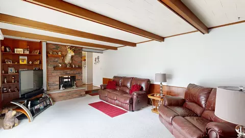 Living - 6283 Kelly, Flushing, MI 48433 photo 6 of 9