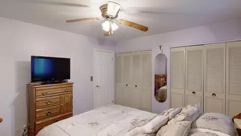 Bedroom - 6283 Kelly, Flushing, MI 48433 photo 2 of 9