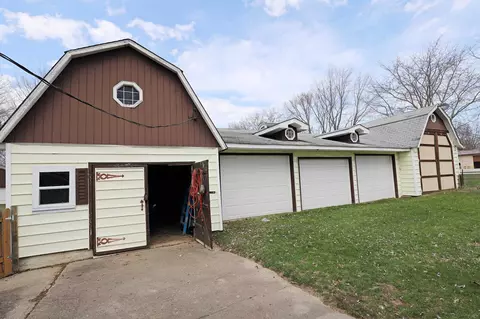 Exterior - 7461 N State, Davison, MI 48423 photo 11 of 18