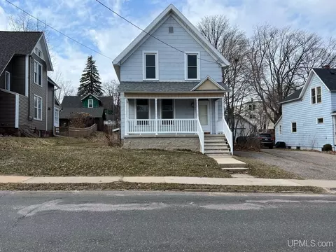807 Pine, Marquette, MI 49855