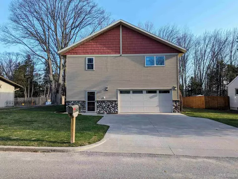 912 Wilson, Marquette, MI 49855