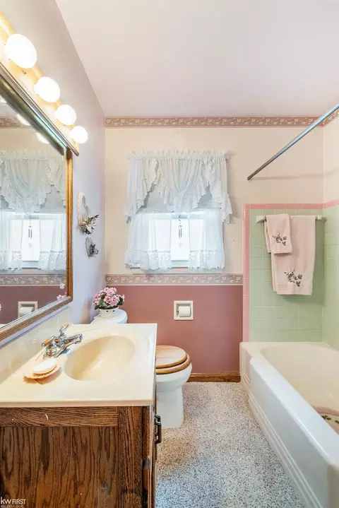 Bath - 2836 Berkley, Flint, MI 48504 photo 2 of 2