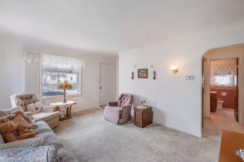 Living - 2836 Berkley, Flint, MI 48504 photo 6 of 6