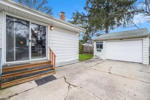 Exterior - 2836 Berkley, Flint, MI 48504 photo 5 of 6