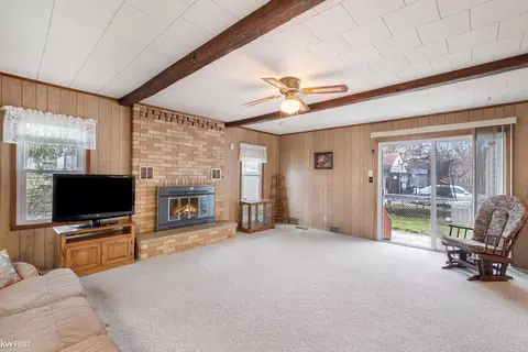 Living - 2836 Berkley, Flint, MI 48504 photo 3 of 6
