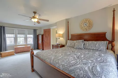 Bedroom - 877 Lakepointe, Grosse Pointe Park, MI 48230 photo 3 of 5