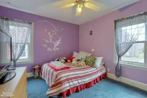 Bedroom - 877 Lakepointe, Grosse Pointe Park, MI 48230 photo 4 of 5