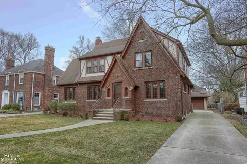 Exterior - 877 Lakepointe, Grosse Pointe Park, MI 48230 photo 7 of 7