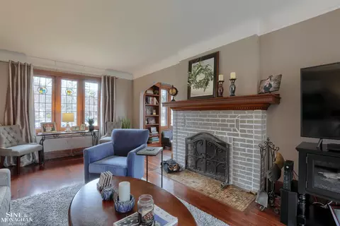 Living - 877 Lakepointe, Grosse Pointe Park, MI 48230 photo 1 of 3