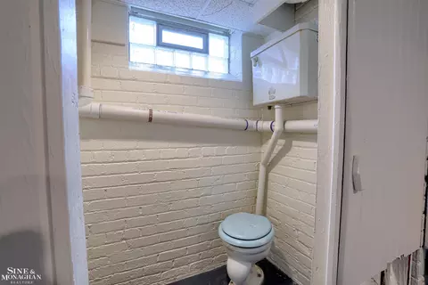 Bath - 877 Lakepointe, Grosse Pointe Park, MI 48230 photo 5 of 5