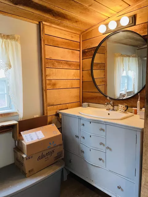 Bath - 5120 Peyton Pkwy, Harrison, MI 48625 photo 5 of 5