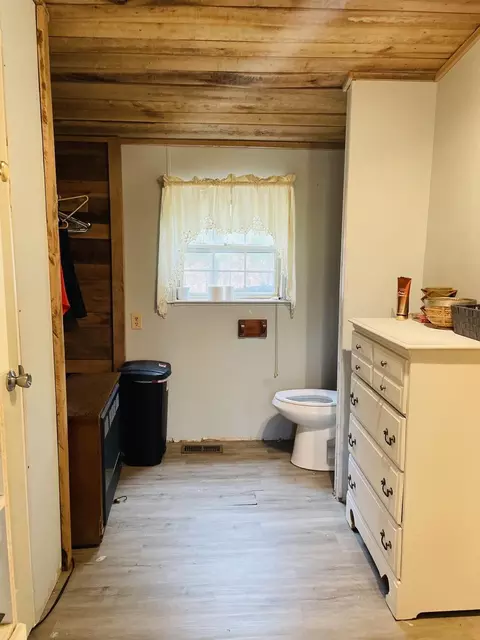 Bath - 5120 Peyton Pkwy, Harrison, MI 48625 photo 2 of 5