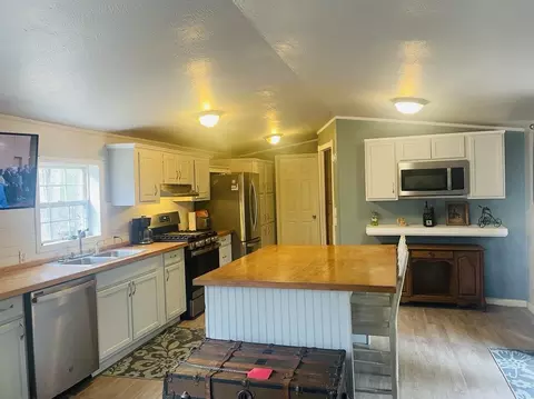 Kitchen - 5120 Peyton Pkwy, Harrison, MI 48625 photo 1 of 3
