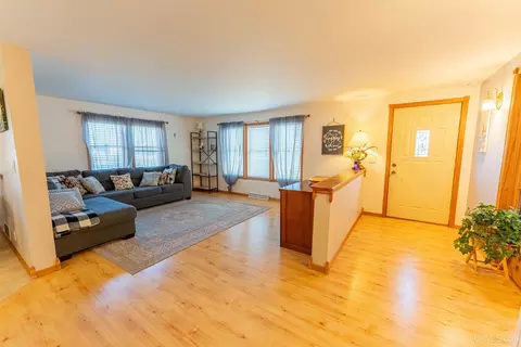 Living - 14 Maple Vw, Gladstone, MI 49837 photo 1 of 4