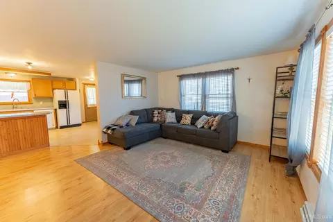 Living - 14 Maple Vw, Gladstone, MI 49837 photo 2 of 4