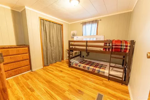 Bedroom - 14 Maple Vw, Gladstone, MI 49837 photo 4 of 5