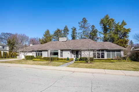 824 Park Ln, Grosse Pointe Park, MI 48230