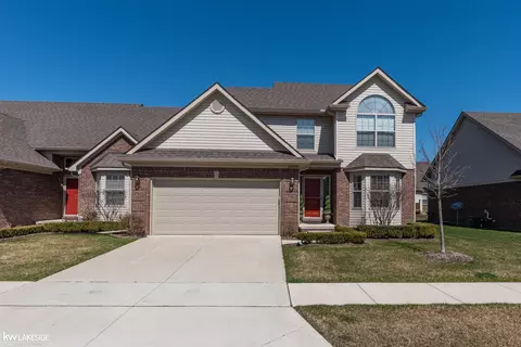 20905 Knobs Holw, Macomb, MI 48044