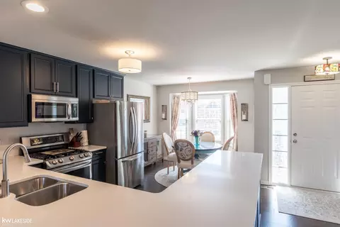 Kitchen - 20905 Knobs Holw, Macomb, MI 48044 photo 2 of 3