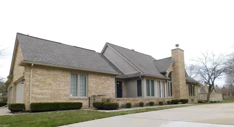 52076 Southview Rdg, Macomb, MI 48042