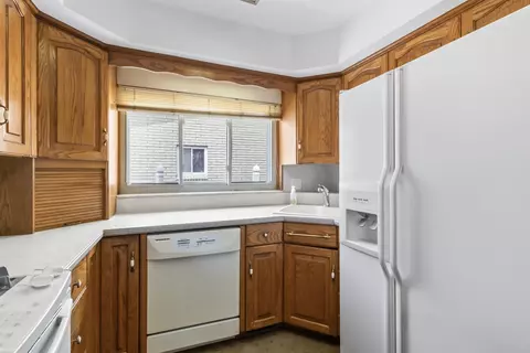 Kitchen - 30211 Freda, Warren, MI 48093 photo 4 of 5