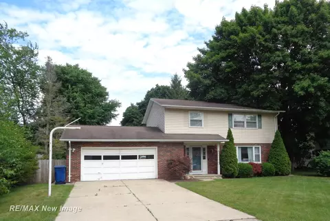 1854 W Packard, Saginaw, MI 48638